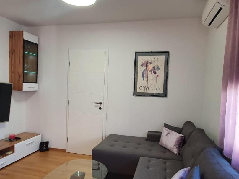 Mia -v Apartment *