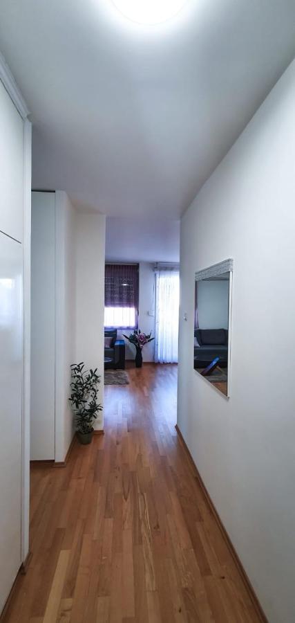 Mia -v Apartment *