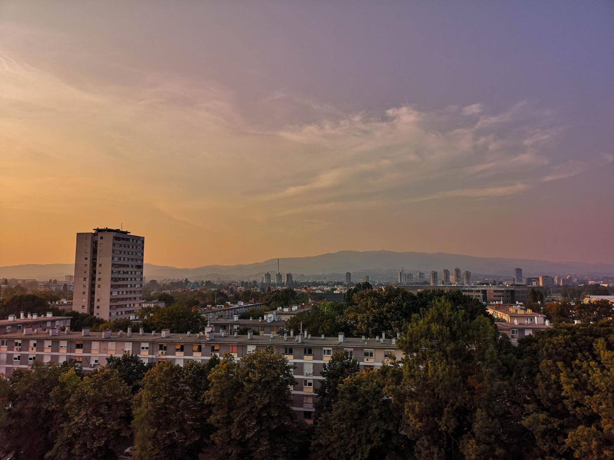 Mia -v * Zagreb